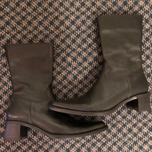 Steve Madden ankle boots. Black leather upper. Size 6 - Picture 1 of 4